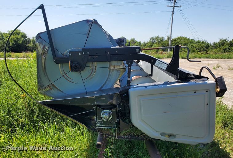 image for item DF5584 1994 Gleaner R62 combine