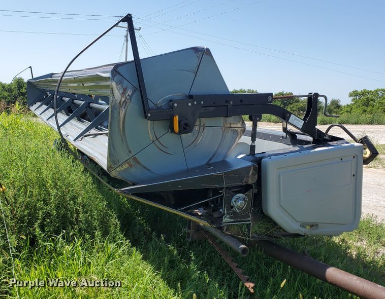 image for item DF5584 1994 Gleaner R62 combine