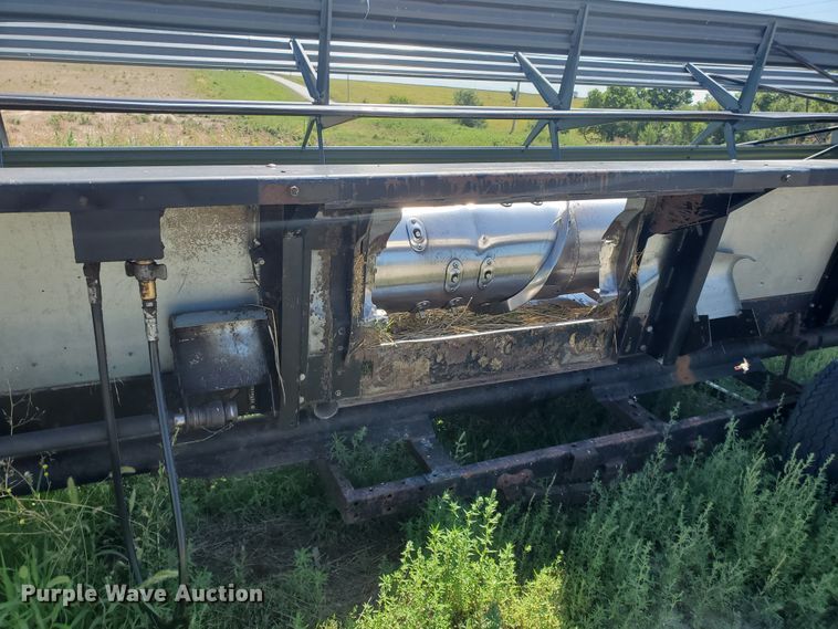 image for item DF5584 1994 Gleaner R62 combine