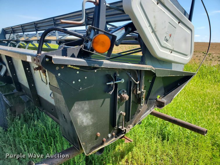 image for item DF5584 1994 Gleaner R62 combine