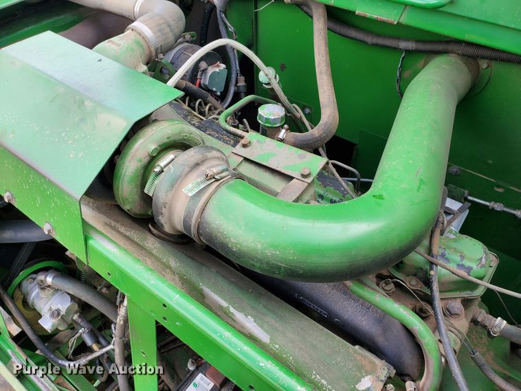 image for item DF7527 1987 John Deere 8820 Titan II combine