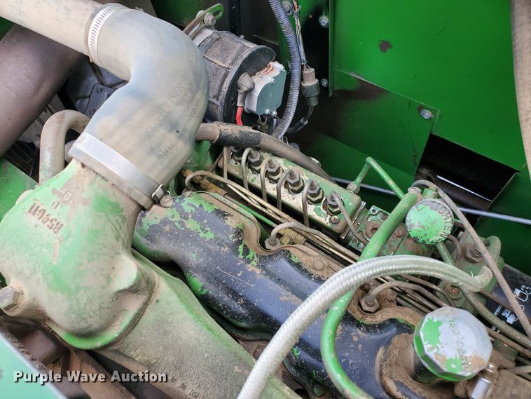 image for item DF7527 1987 John Deere 8820 Titan II combine