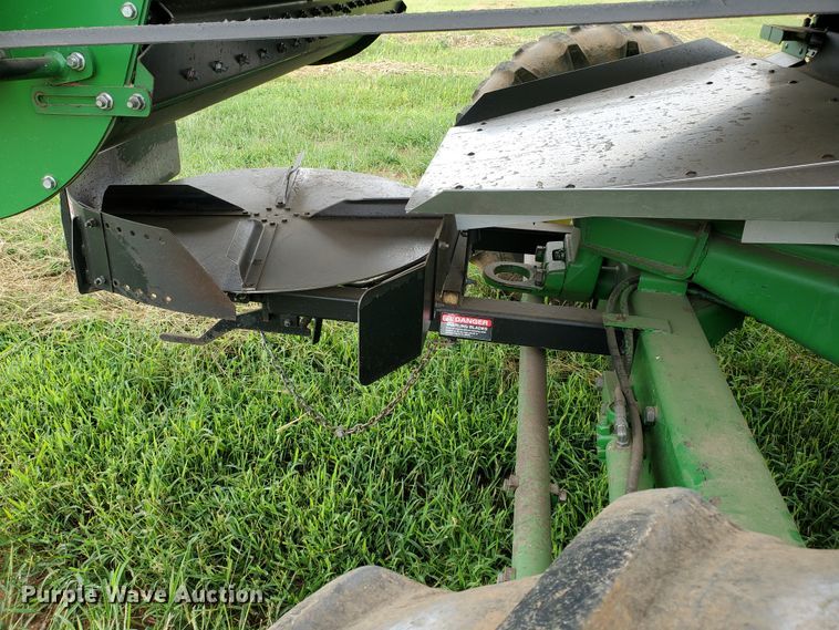 image for item DF7527 1987 John Deere 8820 Titan II combine