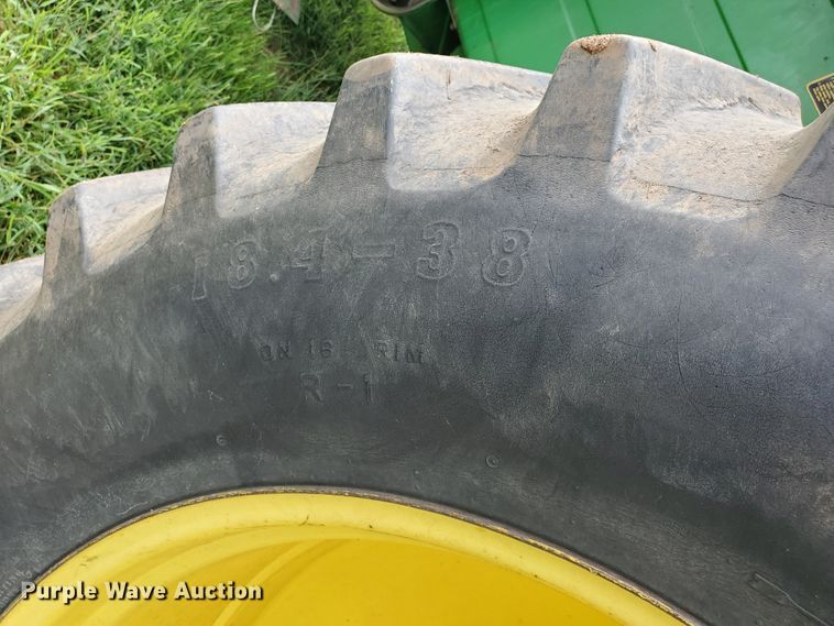 image for item DF7527 1987 John Deere 8820 Titan II combine