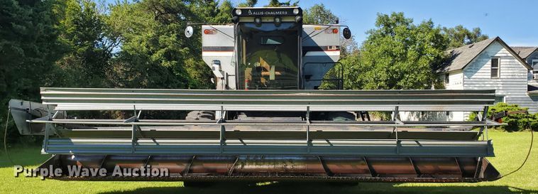 image for item DF7544 1981 Gleaner L2 Corn Plus combine