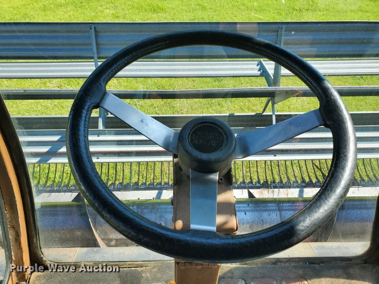 image for item DF7544 1981 Gleaner L2 Corn Plus combine