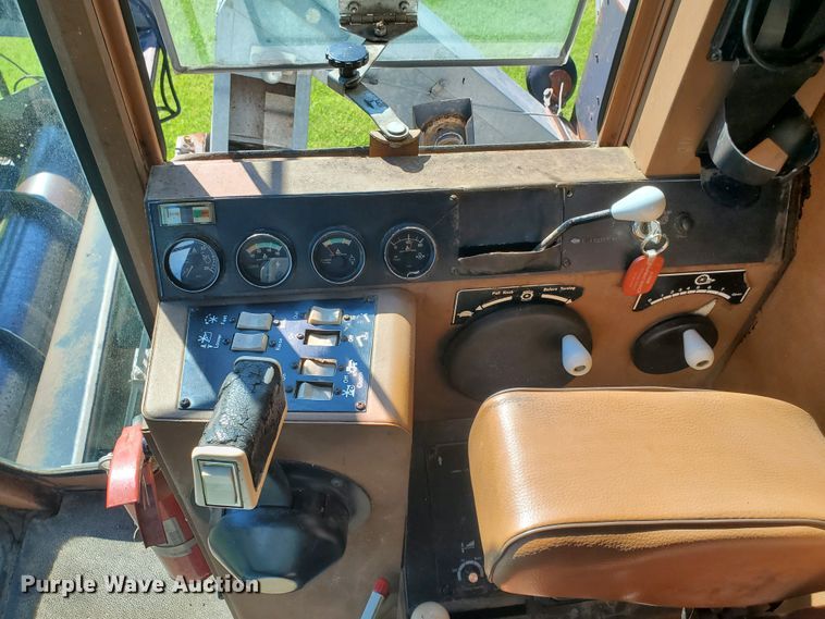 image for item DF7544 1981 Gleaner L2 Corn Plus combine