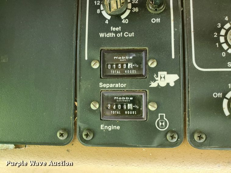 image for item DF7544 1981 Gleaner L2 Corn Plus combine