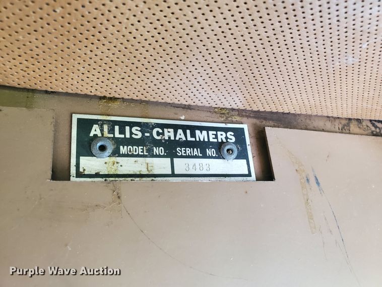 image for item DF7544 1981 Gleaner L2 Corn Plus combine