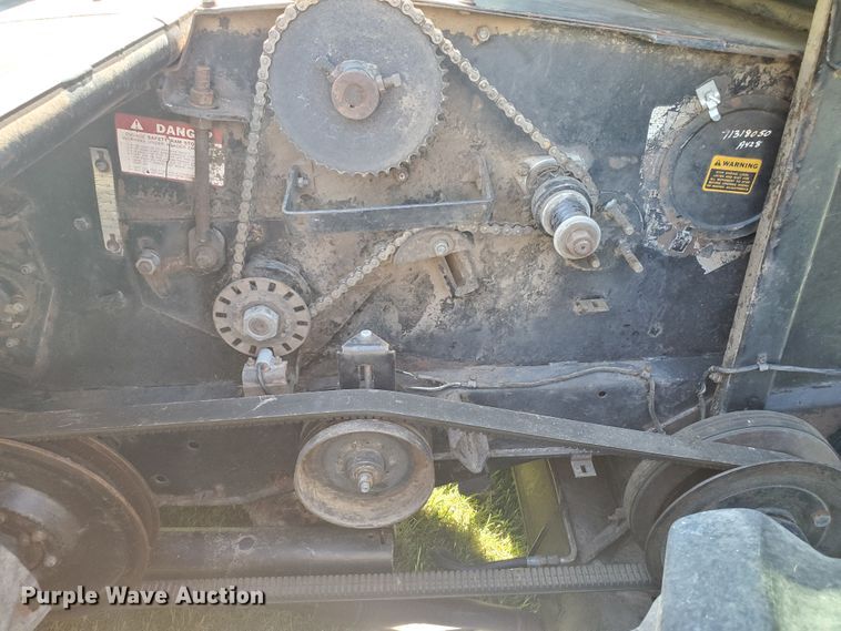 image for item DF7544 1981 Gleaner L2 Corn Plus combine