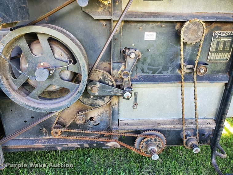 image for item DF7544 1981 Gleaner L2 Corn Plus combine