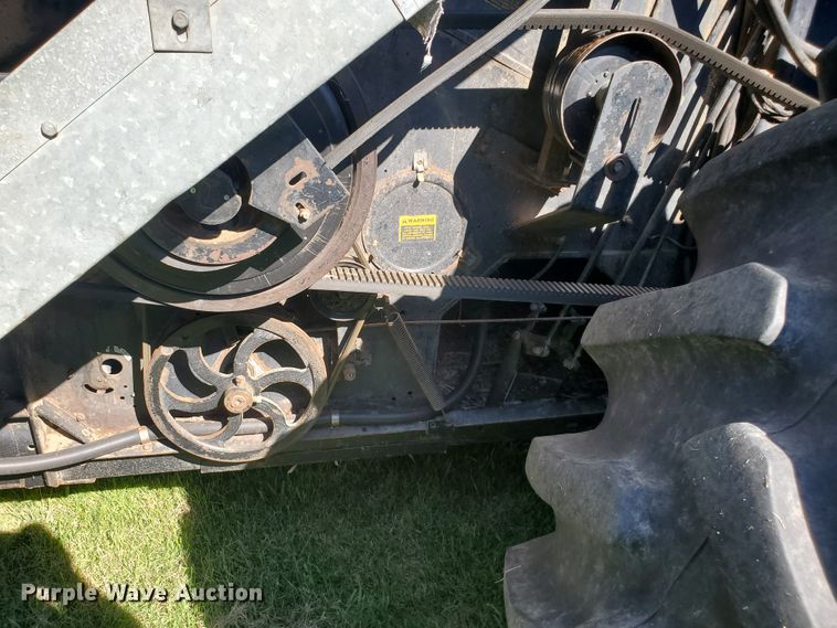 image for item DF7544 1981 Gleaner L2 Corn Plus combine