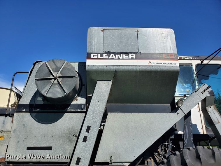 image for item DF7544 1981 Gleaner L2 Corn Plus combine