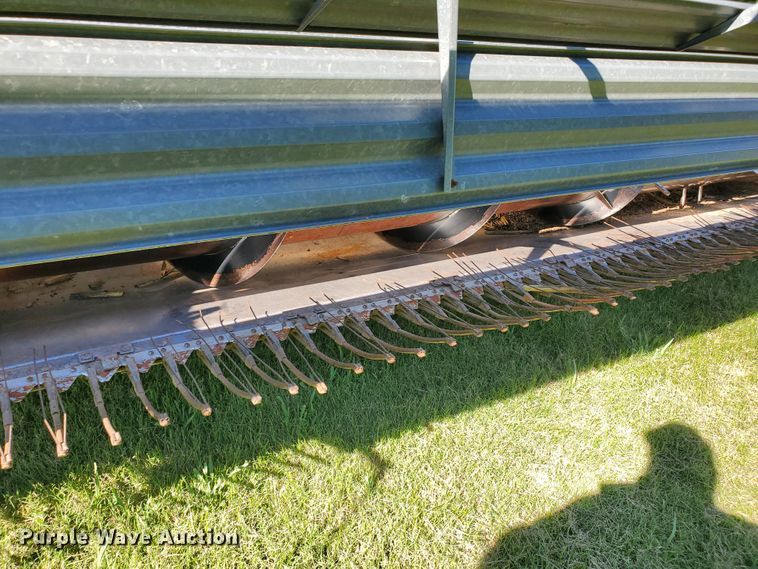 image for item DF7544 1981 Gleaner L2 Corn Plus combine