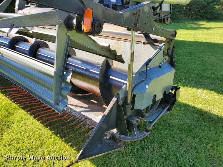 image for item DF7544 1981 Gleaner L2 Corn Plus combine