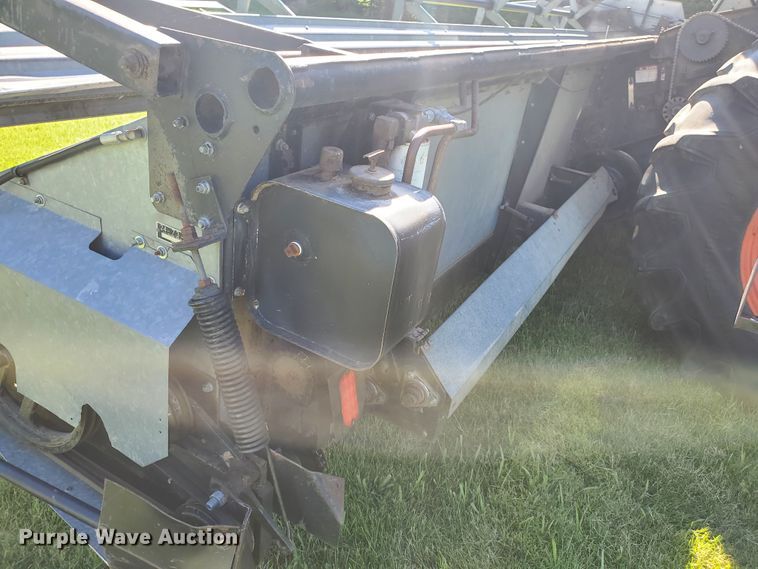 image for item DF7544 1981 Gleaner L2 Corn Plus combine