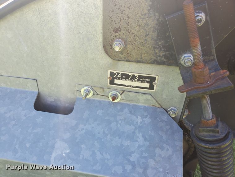 image for item DF7544 1981 Gleaner L2 Corn Plus combine