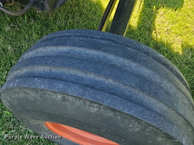 image for item DF7544 1981 Gleaner L2 Corn Plus combine