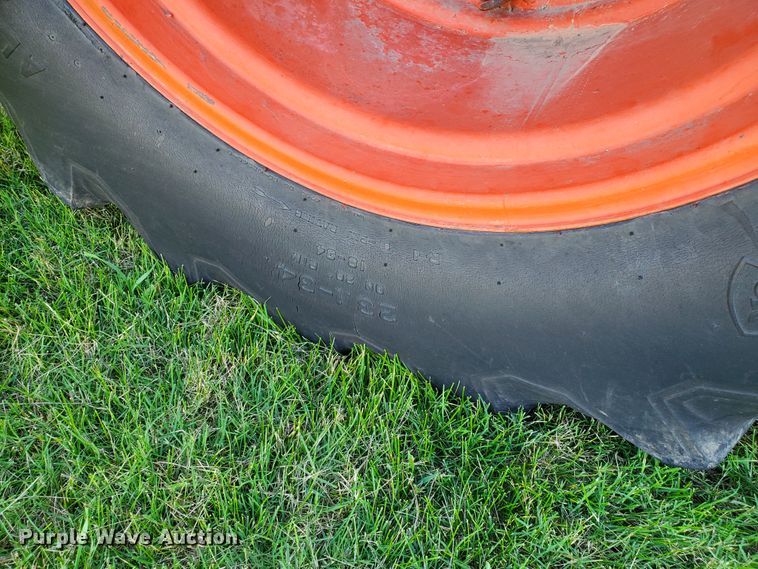 image for item DF7544 1981 Gleaner L2 Corn Plus combine