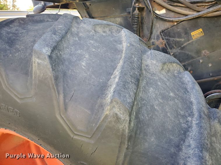 image for item DF7544 1981 Gleaner L2 Corn Plus combine