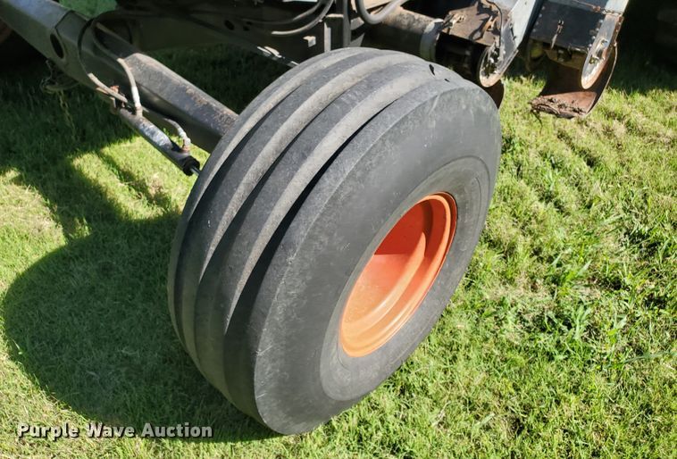 image for item DF7544 1981 Gleaner L2 Corn Plus combine
