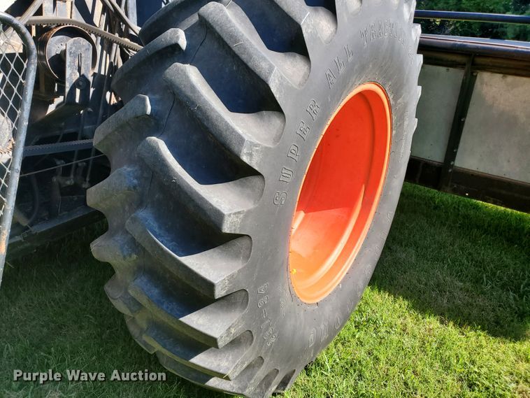 image for item DF7544 1981 Gleaner L2 Corn Plus combine