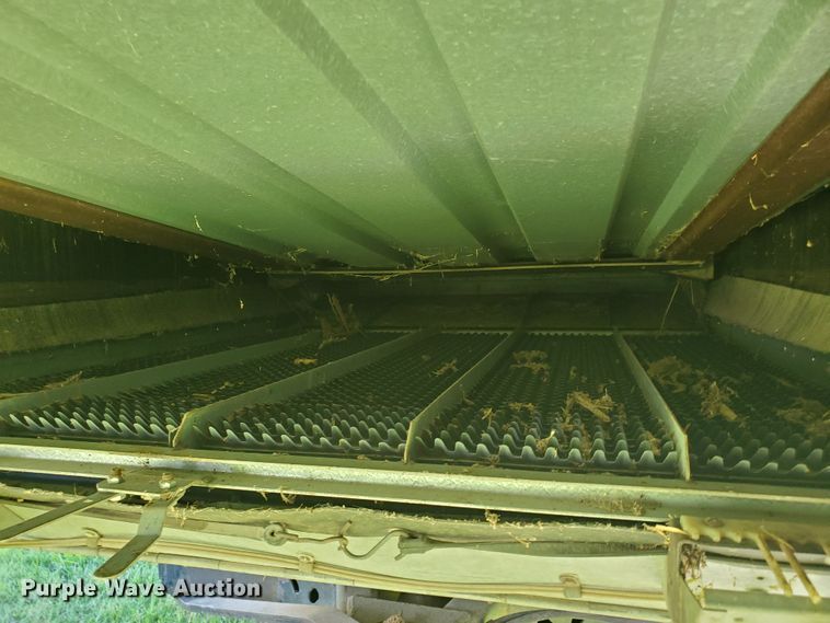 image for item DF7544 1981 Gleaner L2 Corn Plus combine