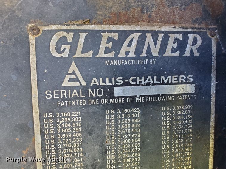 image for item DF7544 1981 Gleaner L2 Corn Plus combine