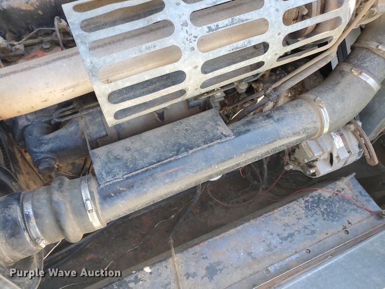 image for item DF7544 1981 Gleaner L2 Corn Plus combine