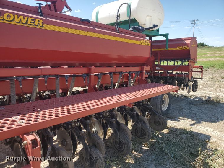 image for item DF7546 Sunflower 9433 grain drill