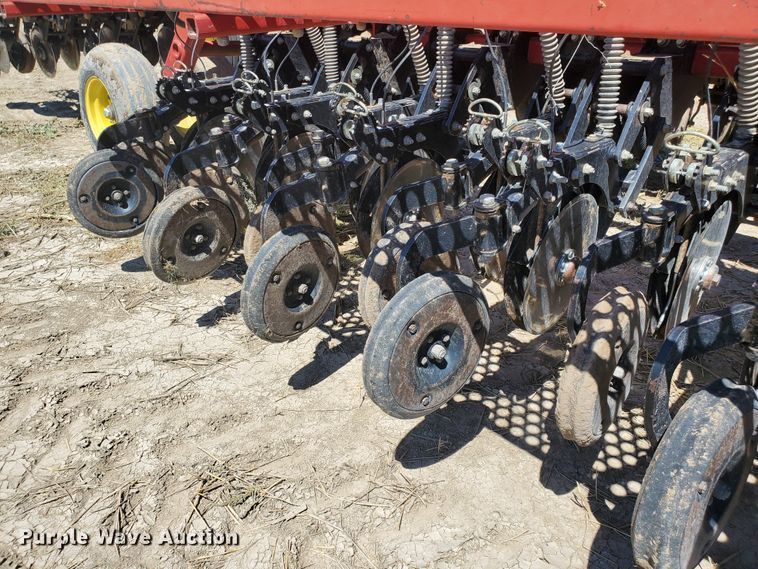 image for item DF7546 Sunflower 9433 grain drill