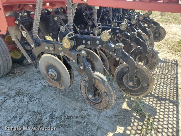 image for item DF7546 Sunflower 9433 grain drill