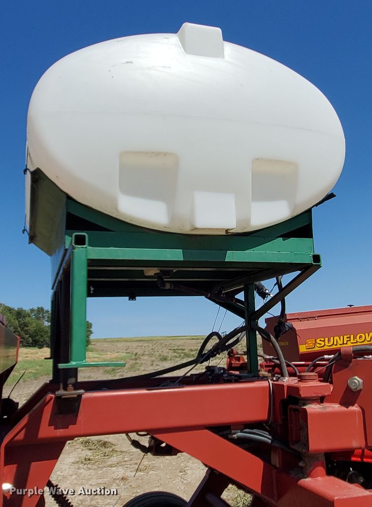 image for item DF7546 Sunflower 9433 grain drill