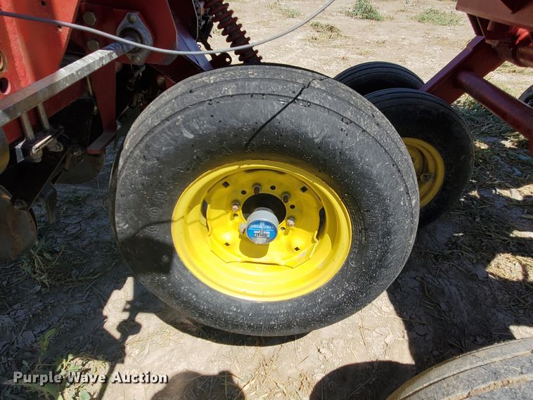 image for item DF7546 Sunflower 9433 grain drill