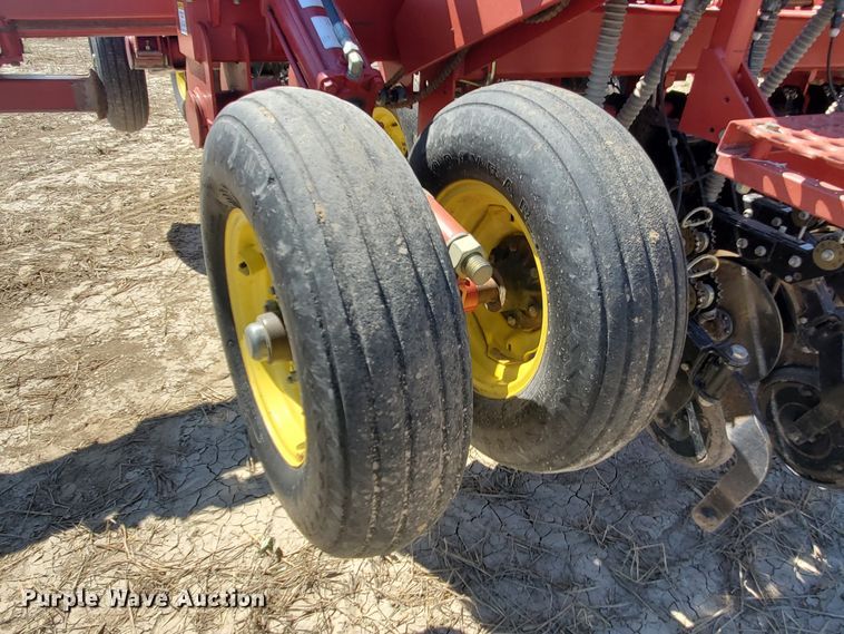 image for item DF7546 Sunflower 9433 grain drill