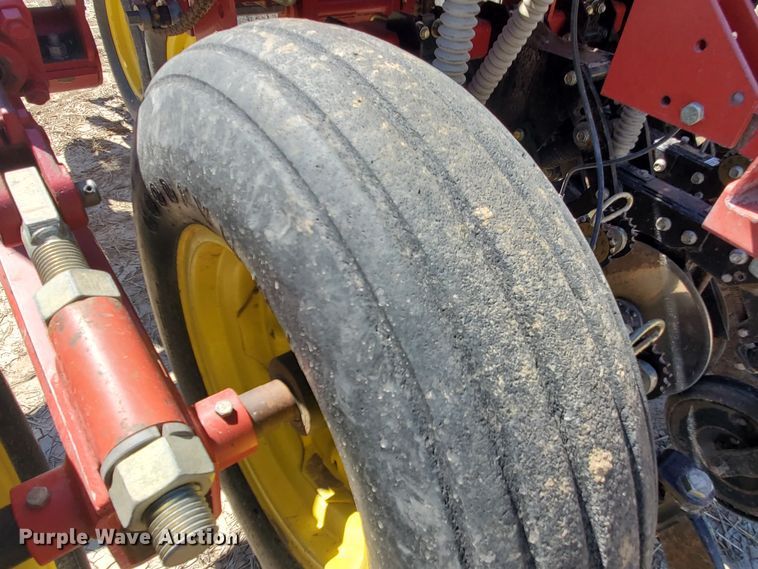 image for item DF7546 Sunflower 9433 grain drill