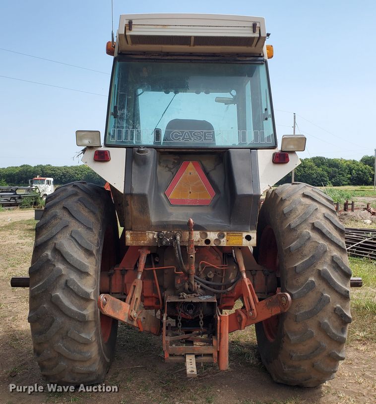 image for item DF7552 1983 Case 2090  tractor