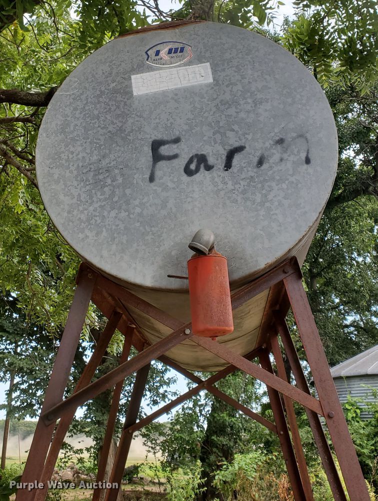 image for item DF7553 (3) fuel tanks