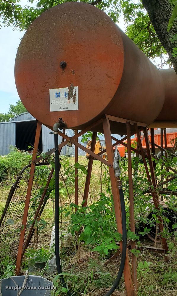 image for item DF7553 (3) fuel tanks