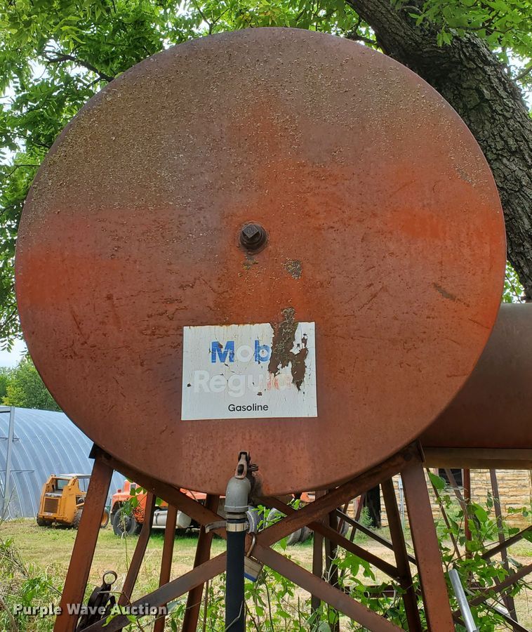 image for item DF7553 (3) fuel tanks