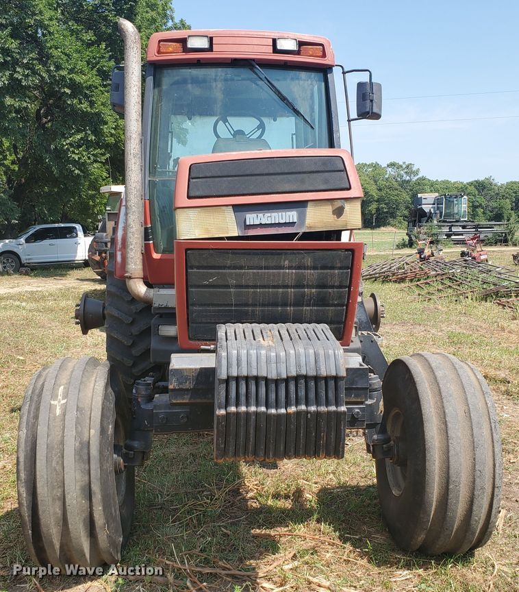 image for item DF7555 Case IH 7130  tractor