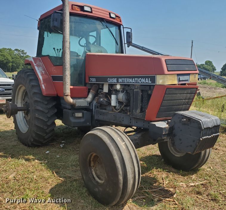 image for item DF7555 Case IH 7130  tractor