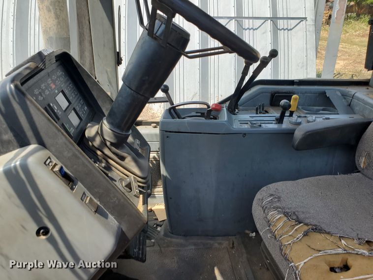 image for item DF7555 Case IH 7130  tractor