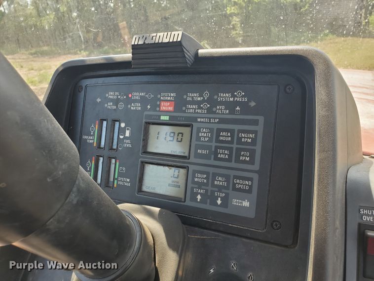 image for item DF7555 Case IH 7130  tractor