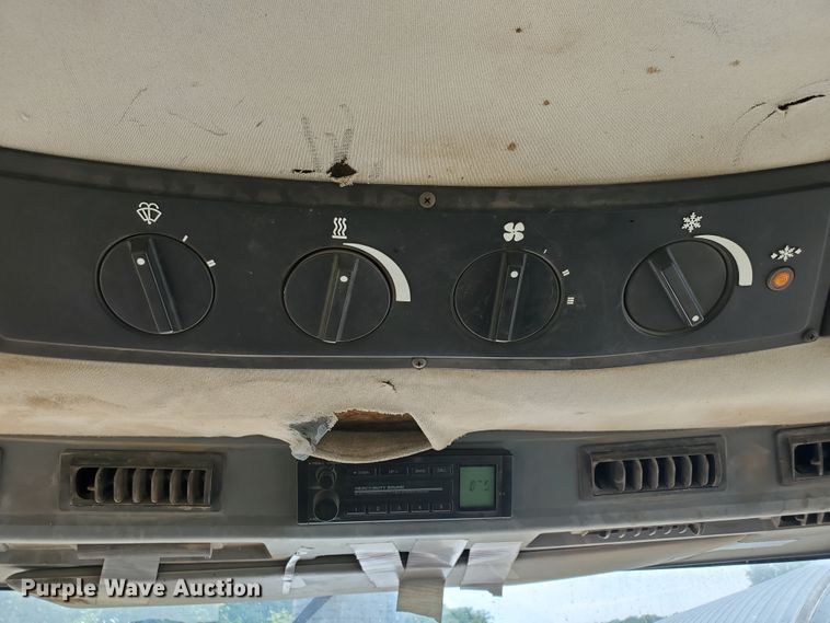 image for item DF7555 Case IH 7130  tractor