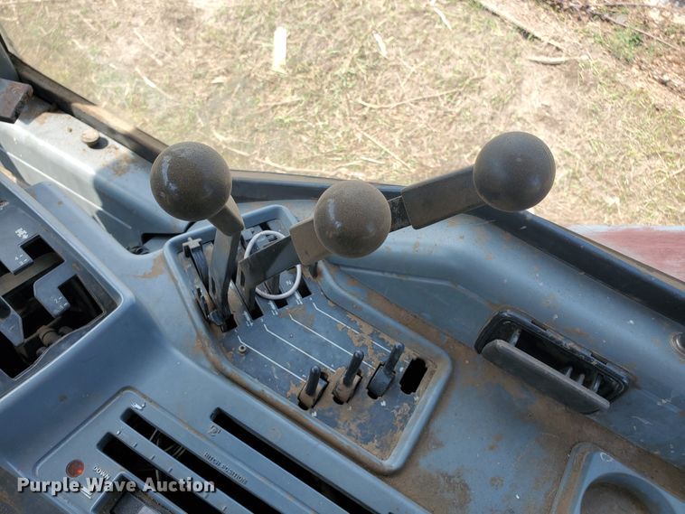 image for item DF7555 Case IH 7130  tractor