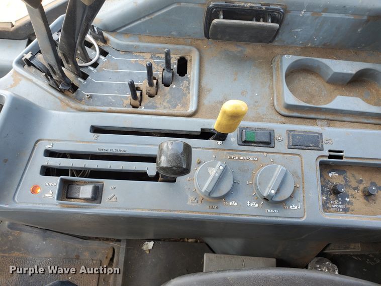 image for item DF7555 Case IH 7130  tractor