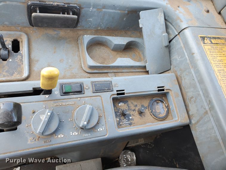 image for item DF7555 Case IH 7130  tractor