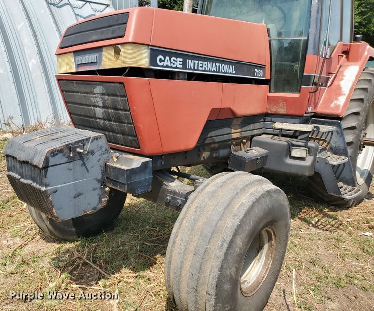 image for item DF7555 Case IH 7130  tractor