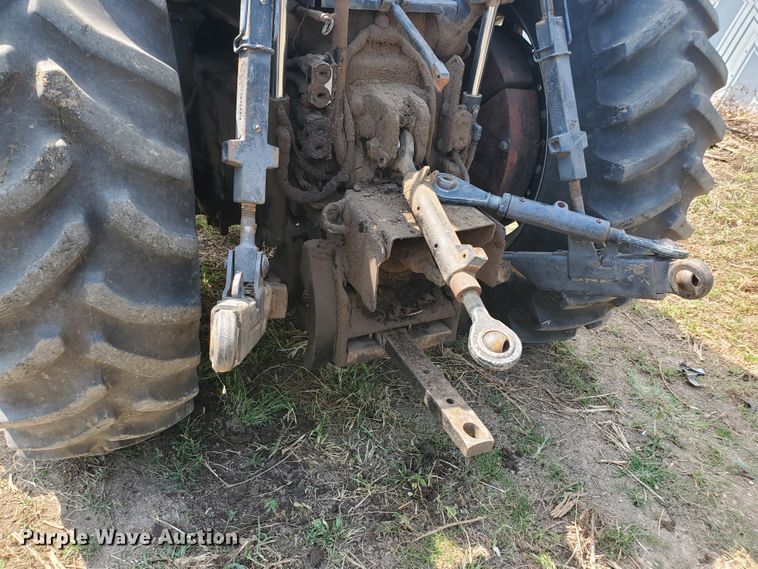 image for item DF7555 Case IH 7130  tractor